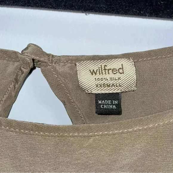 Aritzia- Wilfred Silk Blouse - Picture 4 of 5